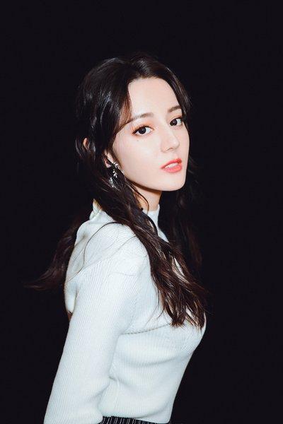 圈内爆料王晶迪丽热巴,揭秘娱乐圈的神秘恋情 第1张 圈内爆料王晶迪丽热巴,揭秘娱乐圈的神秘恋情 第1张