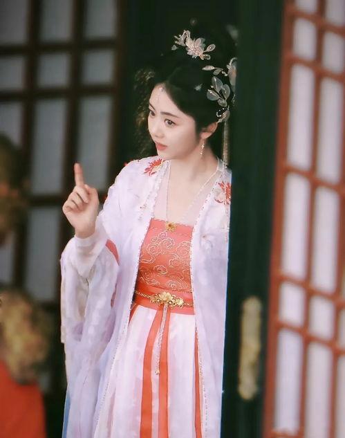 圈内爆料谭松韵古装,穿越时空的美人 第2张 圈内爆料谭松韵古装,穿越时空的美人 第2张